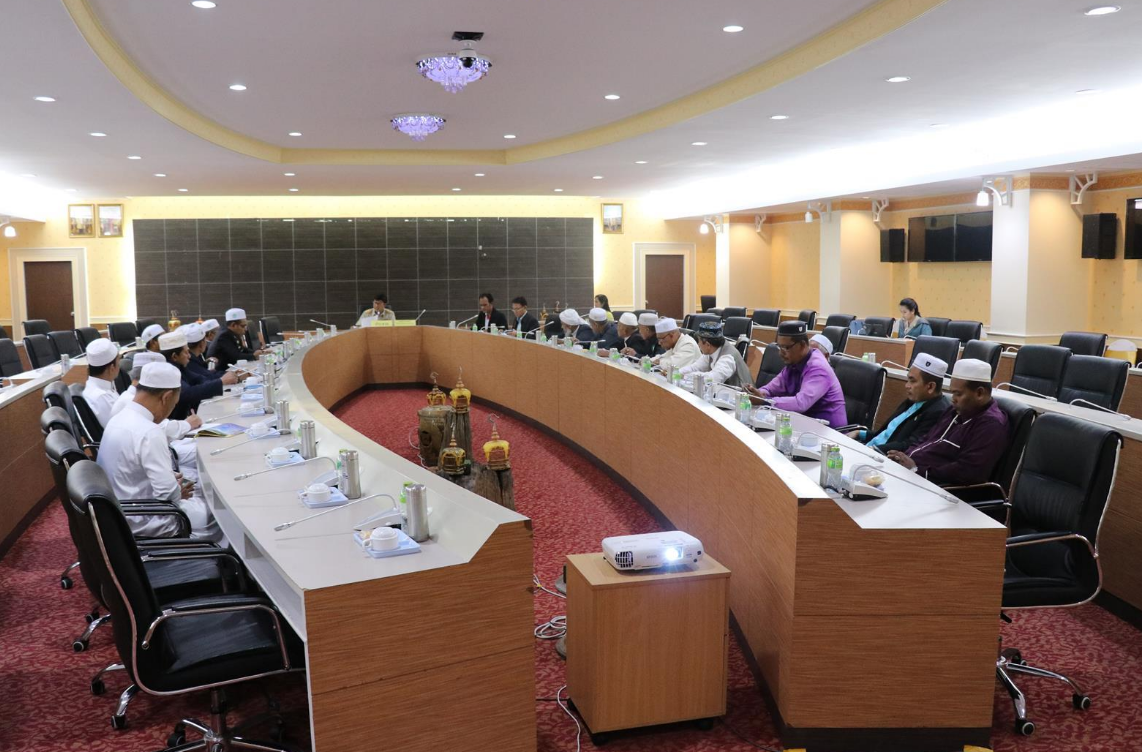 Pemerintah dan Para Pemimpin Muslim Thailand Selatan Bahas Vaksin Halal